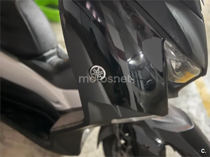 Yamaha XMAX 300 - Vista 7
