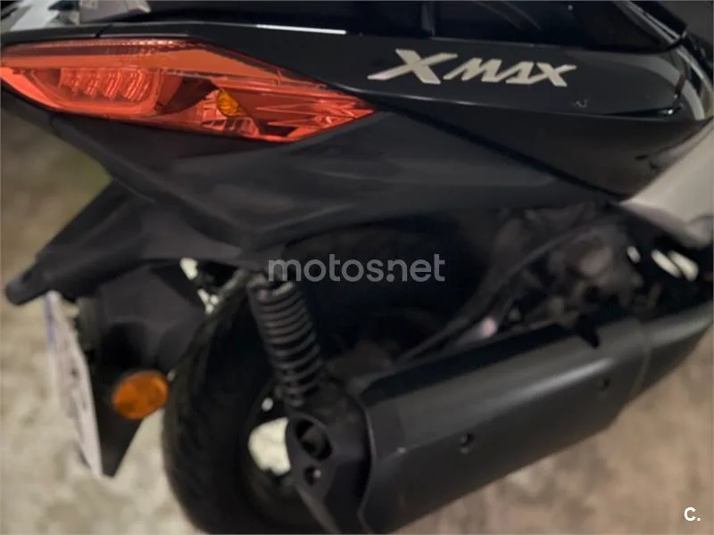 Yamaha XMAX 300 - Vista 9
