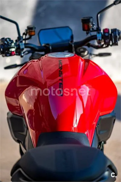 Ducati Monster - Vista 3