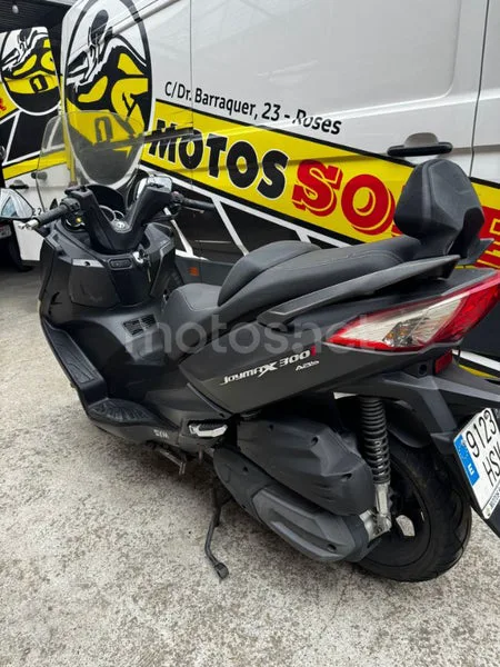 SYM Joymax 300 - Vista 5