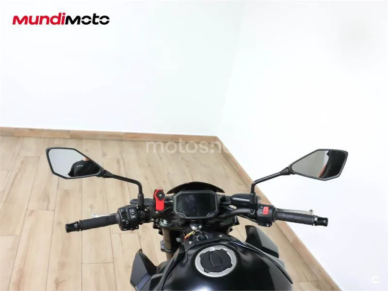 Kawasaki Z900 - Vista 11