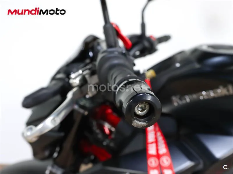 Kawasaki Z900 - Vista 26