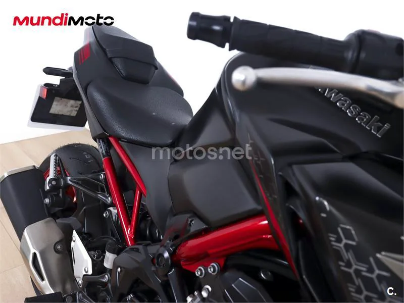 Kawasaki Z900 - Vista 44