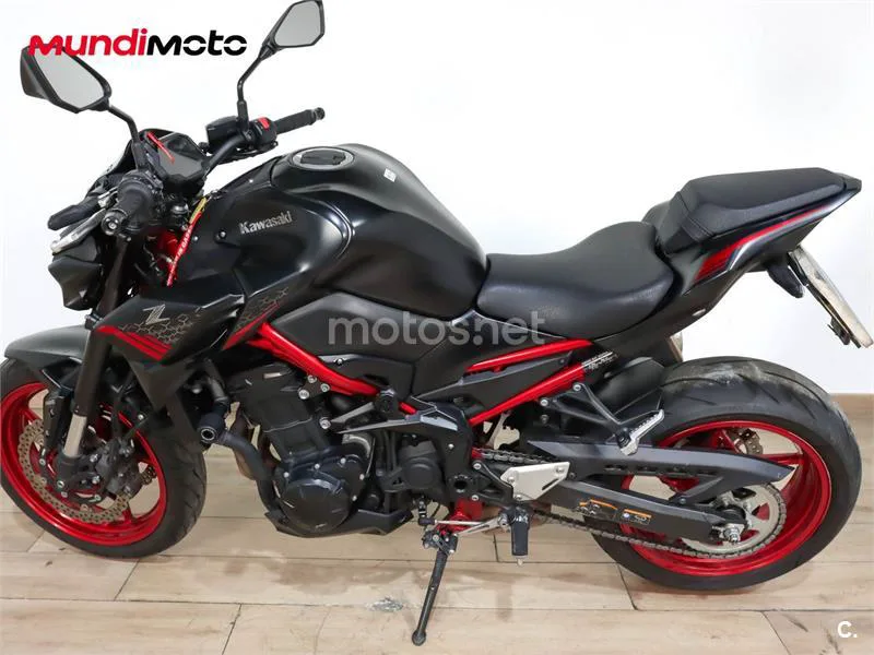 Kawasaki Z900 - Vista 6
