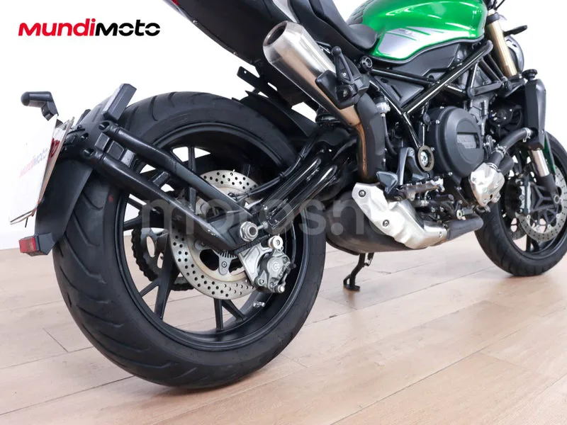 Benelli 752 S - Vista 4