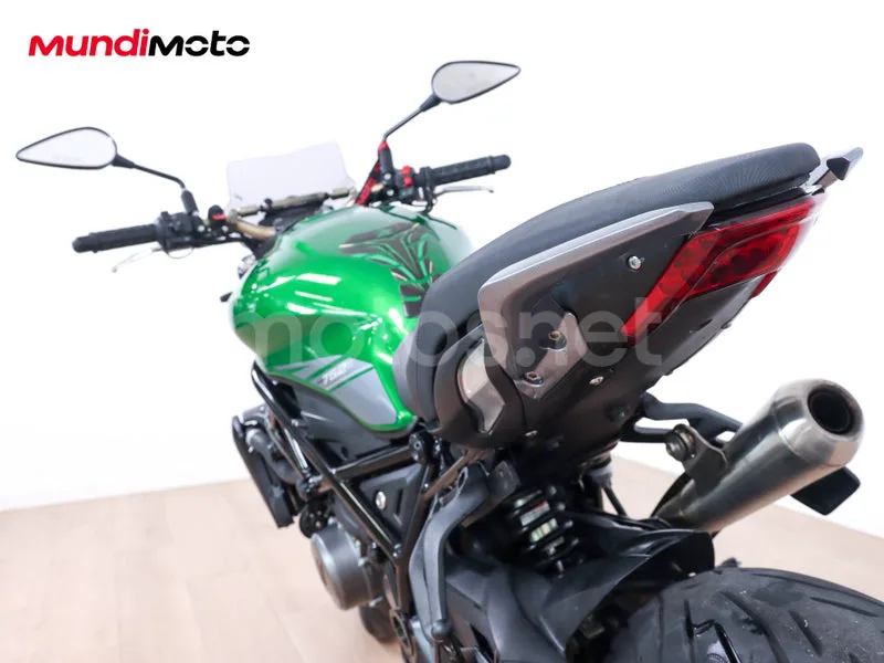Benelli 752 S - Vista 10