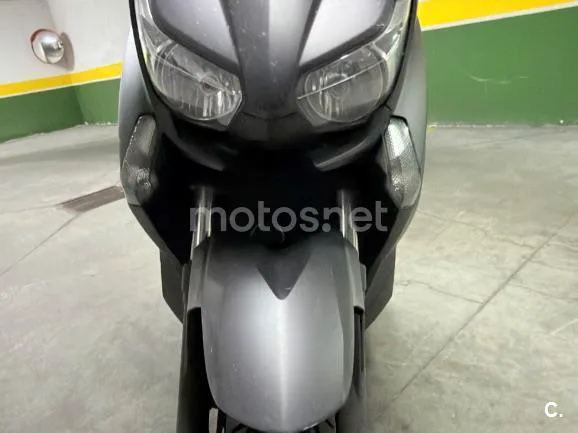 Yamaha XMAX 400 - Vista 5