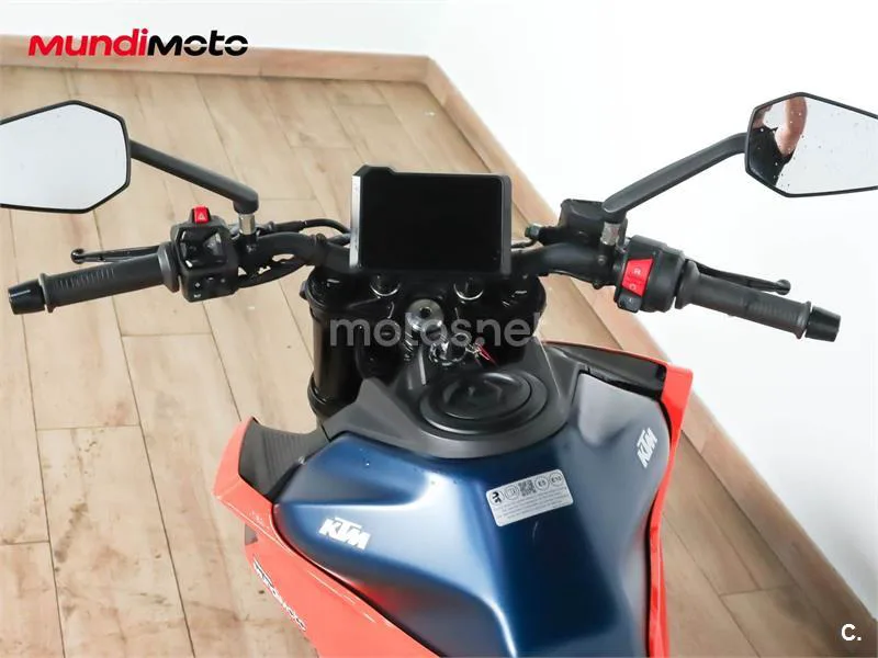 KTM 125 – Vista 11