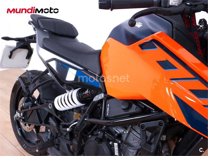 KTM 125 – Vista 26