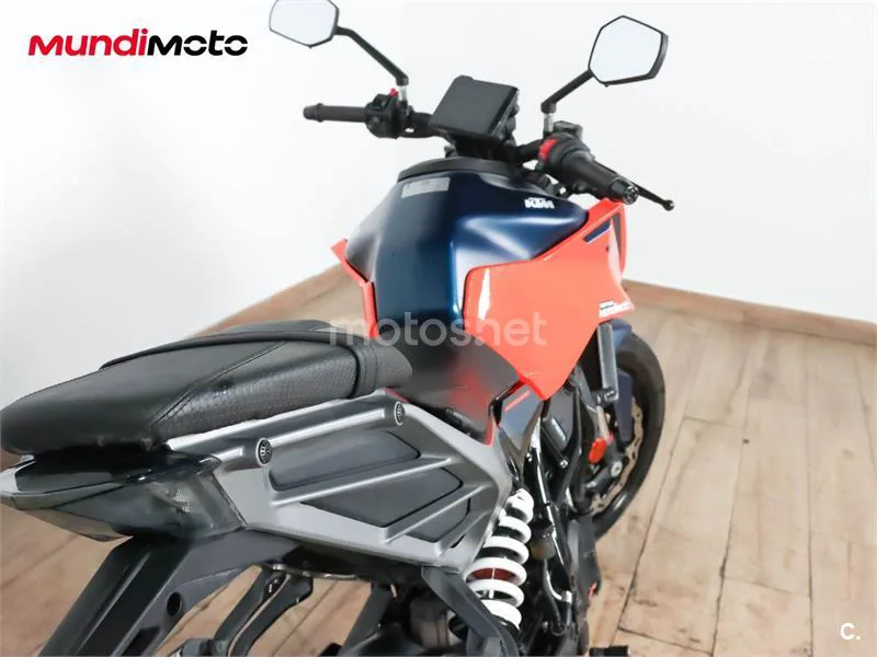 KTM 125 – Vista 4