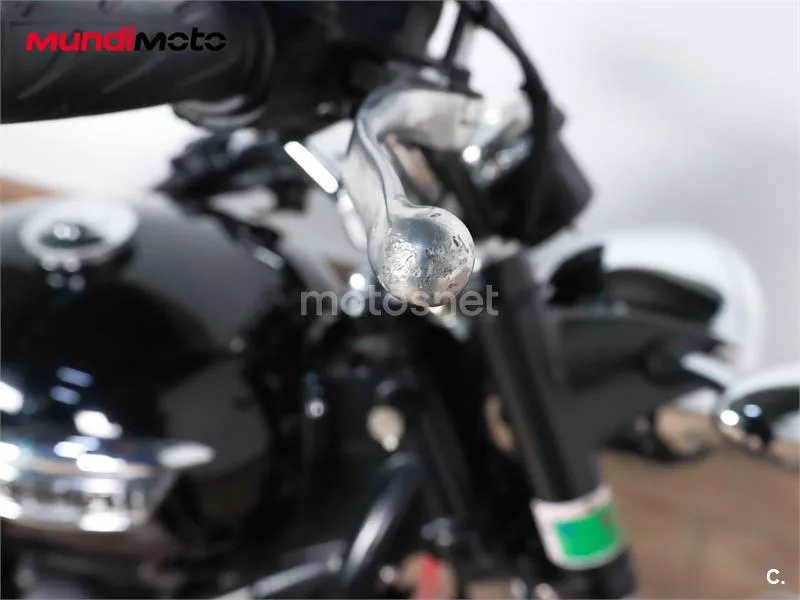 Triumph Bonneville T100 - Vista 13