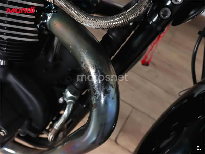 Triumph Bonneville T100 - Vista 21