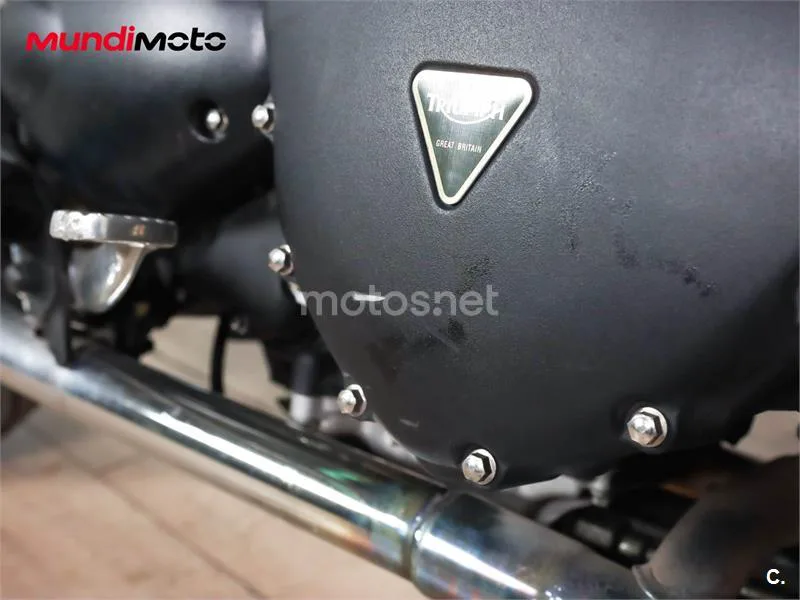 Triumph Bonneville T100 - Vista 22