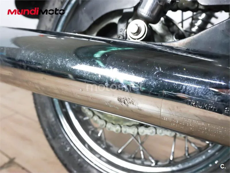 Triumph Bonneville T100 - Vista 25