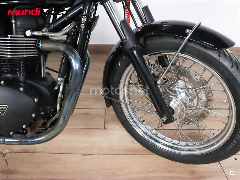 Triumph Bonneville T100 - Vista 29