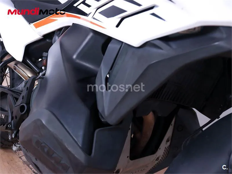 KTM 790 – Vista 25