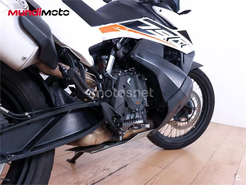 KTM 790 – Vista 4