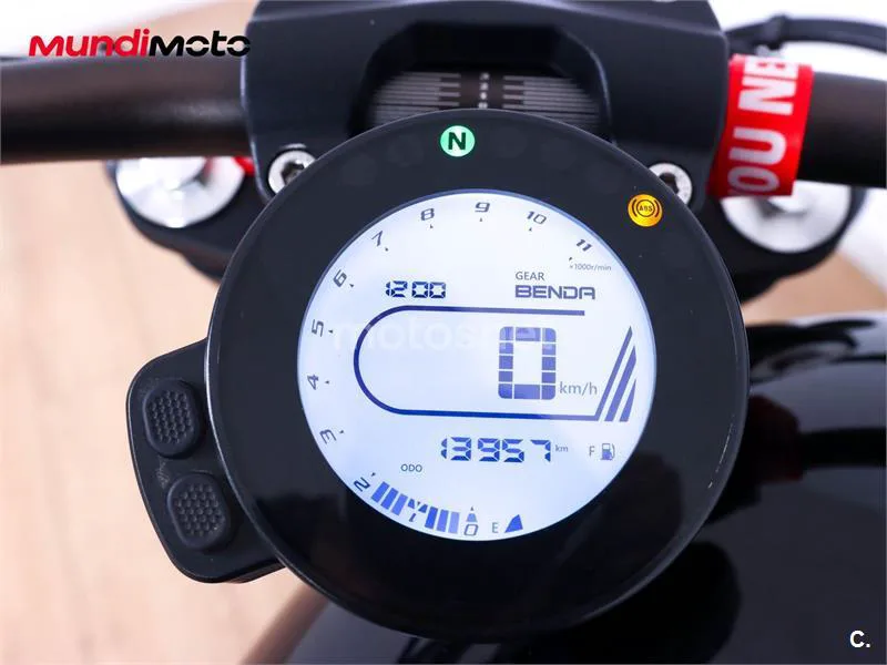 Keeway V 302 C – Vista 12