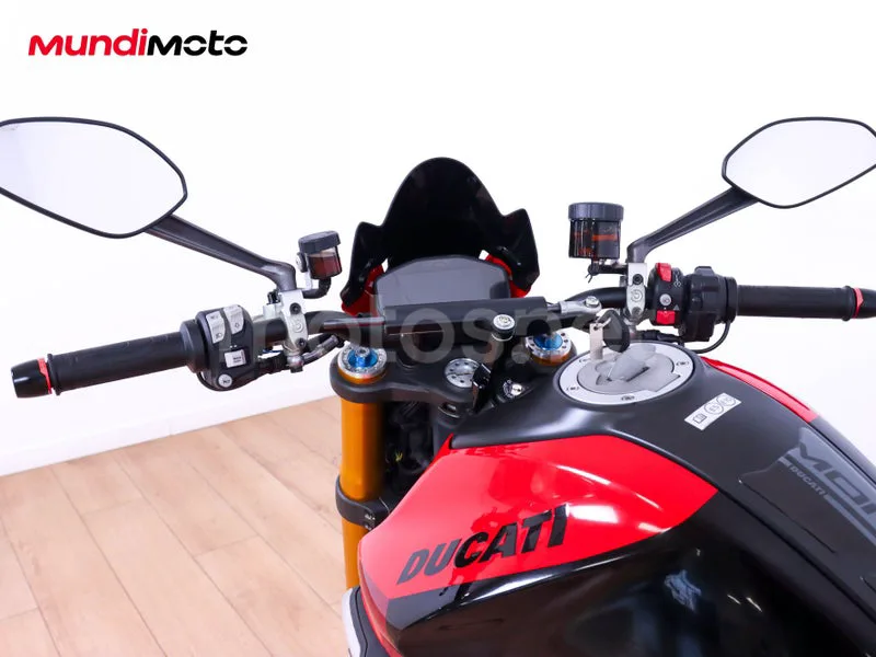 Ducati Monster - Vista 11