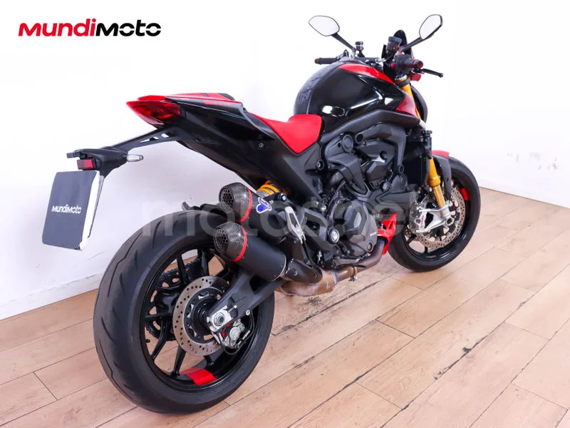 Ducati Monster - Vista 3
