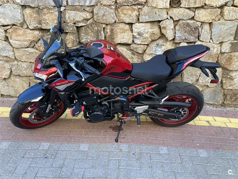 Kawasaki Z900 - Vista 4