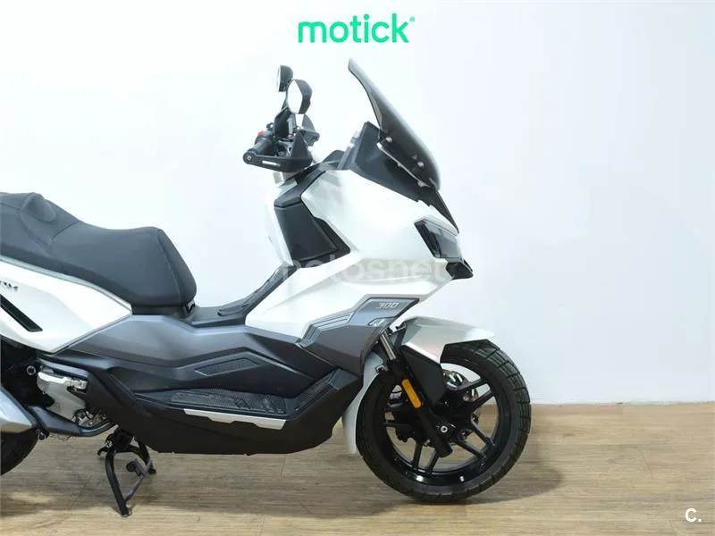 SYM ADX 300 - Vista 4