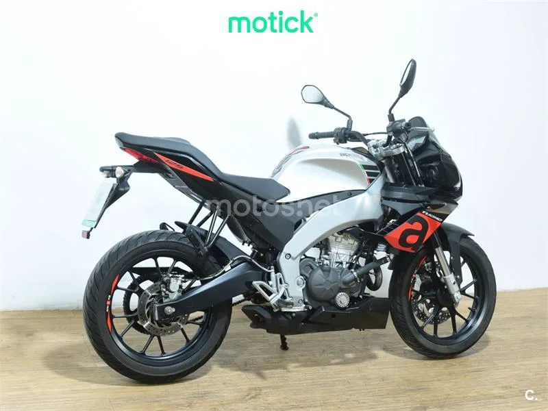 Aprilia Tuono 125 - Vista 10