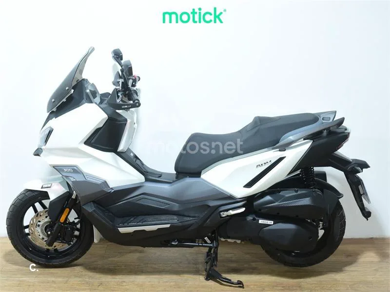 SYM ADX 300 - Vista 7