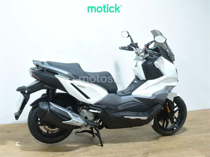 SYM ADX 300 - Vista 10