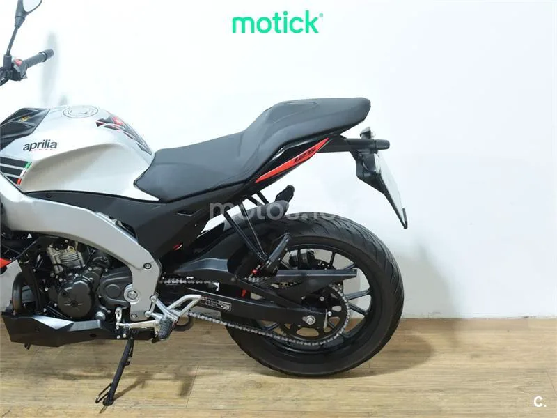 Aprilia Tuono 125 - Vista 9