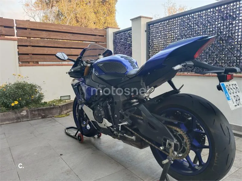 Yamaha YZF-R1 - Vista 6