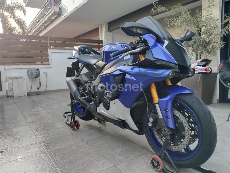 Yamaha YZF-R1 - Vista 8