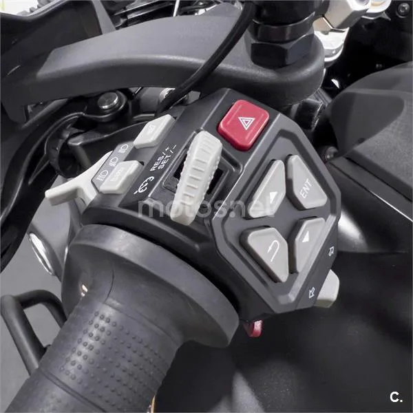 Voge 900 DSX – Vista 12