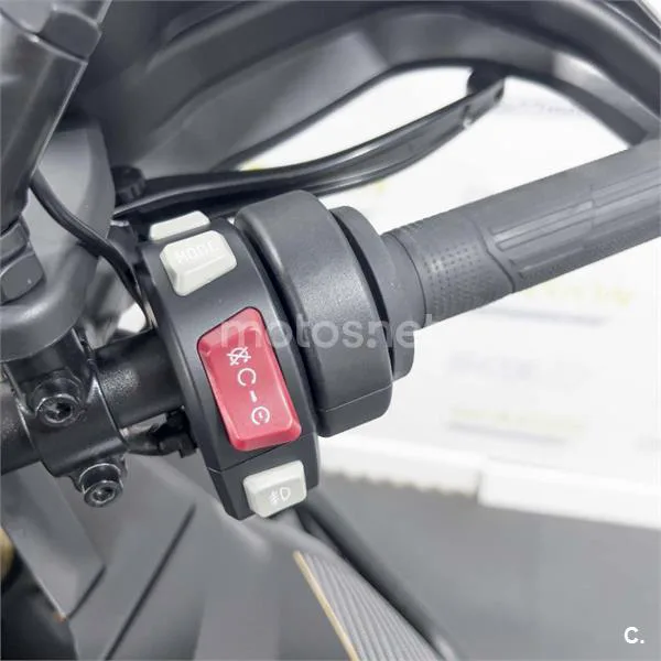 Voge 900 DSX – Vista 13