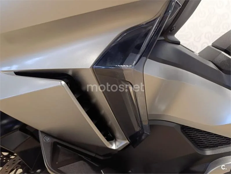 Honda Forza 750 - Vista 5