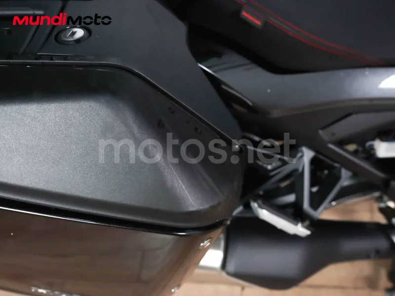 Honda NT1100 - Vista 13