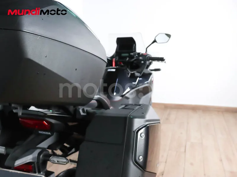 Honda NT1100 - Vista 4
