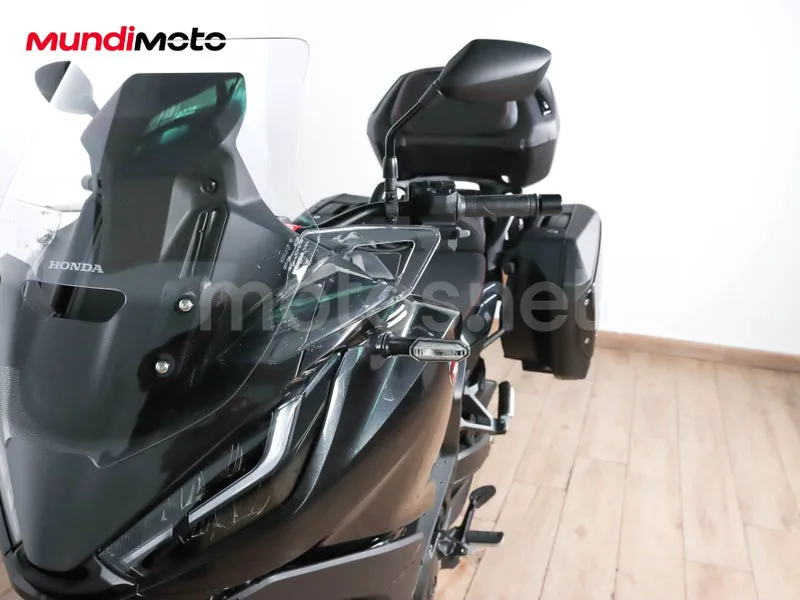 Honda NT1100 - Vista 10
