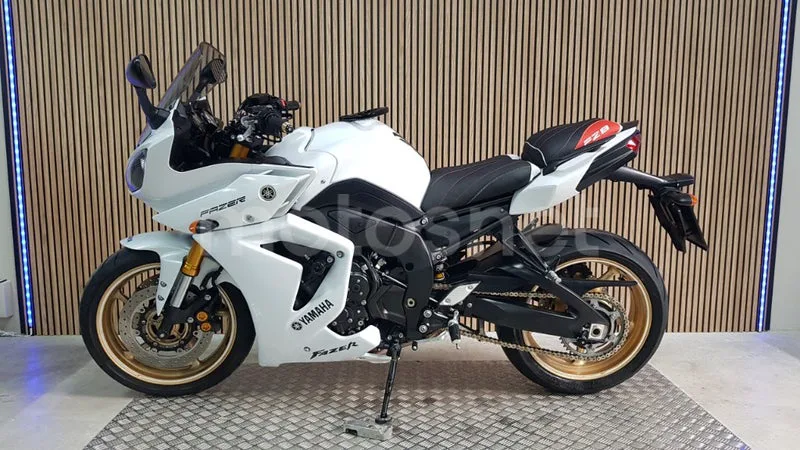 Yamaha Fazer 8 - Vista 16