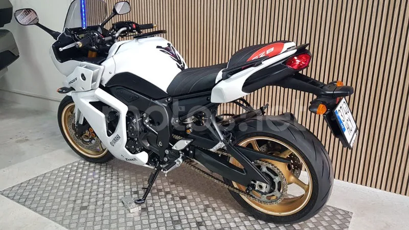 Yamaha Fazer 8 - Vista 18