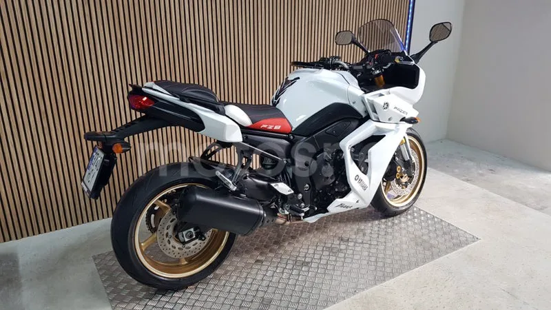 Yamaha Fazer 8 - Vista 3