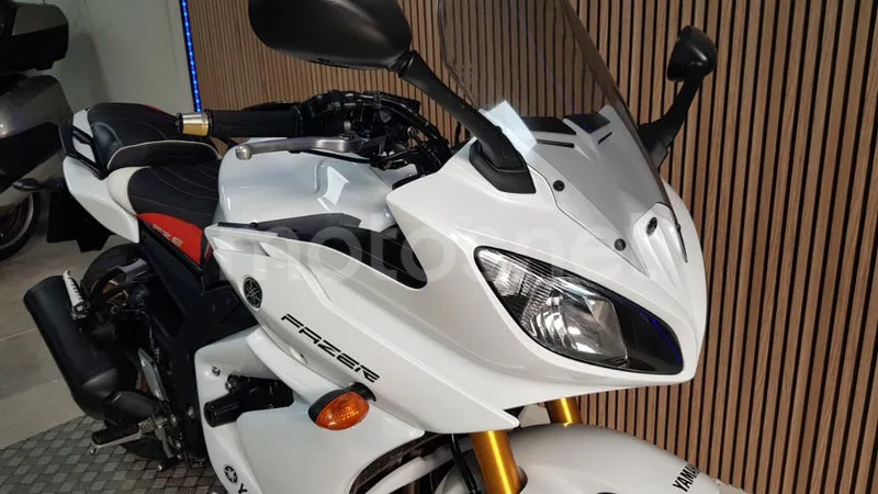 Yamaha Fazer 8 - Vista 6