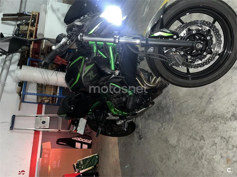 Kawasaki Z650 - Vista 3