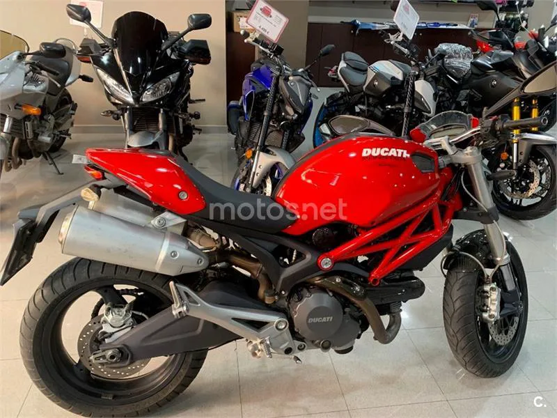 Ducati Monster 696 - Vista 3