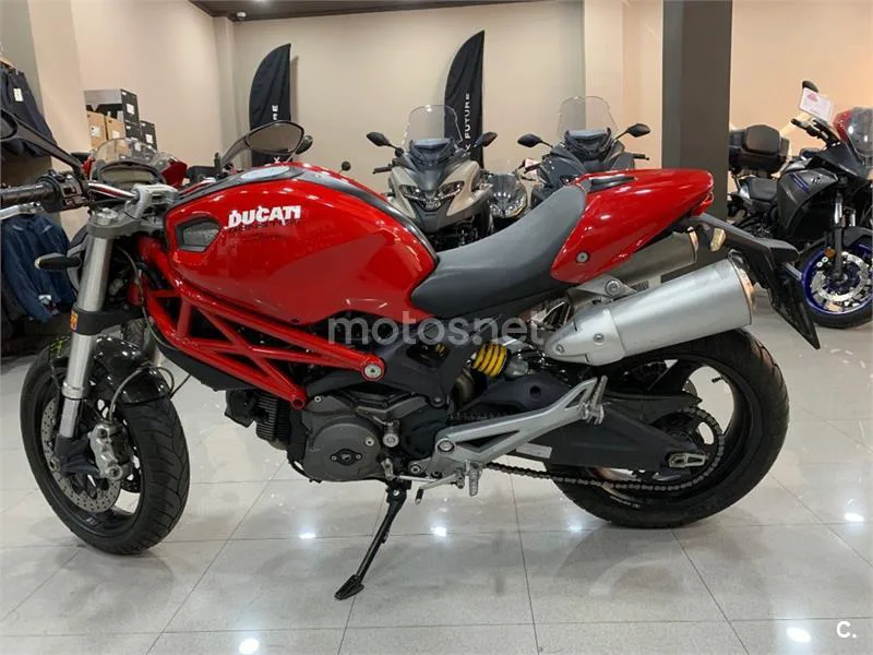 Ducati Monster 696 - Vista 4