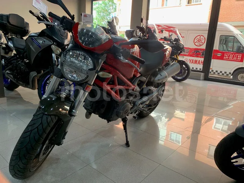 Ducati Monster 696 - Vista 9