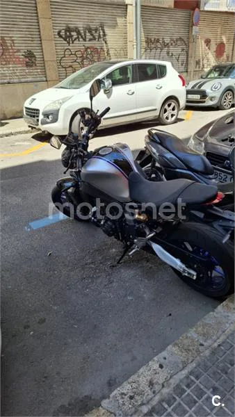 Yamaha MT-09 - Vista 8