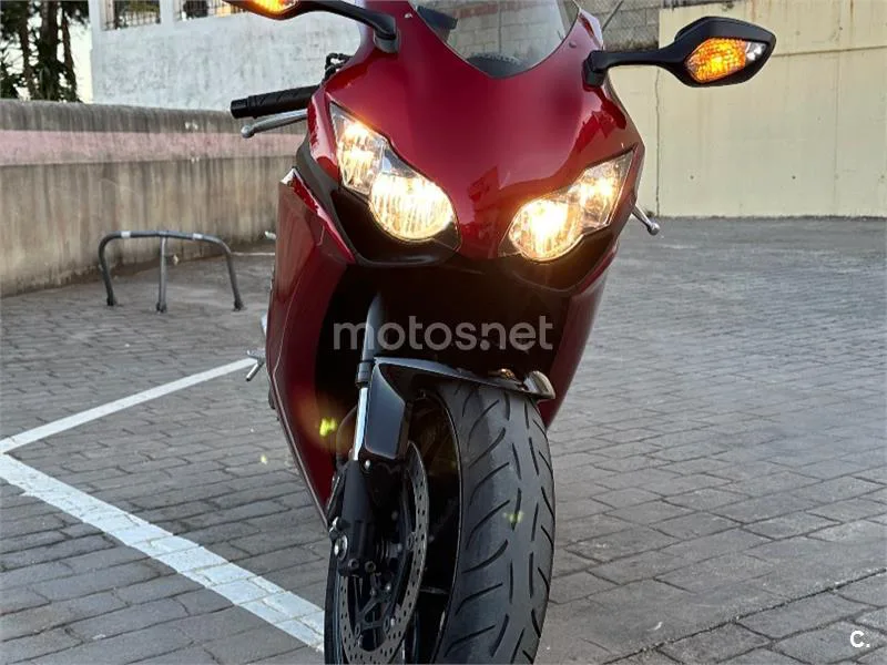 Honda CB1000R - Vista 11
