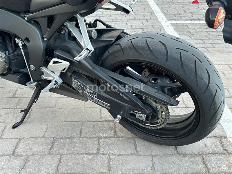 Honda CB1000R - Vista 5