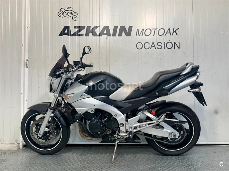 Suzuki GSR 600 – Vista 3